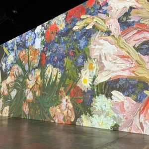 Meet your Posher, Mercedes